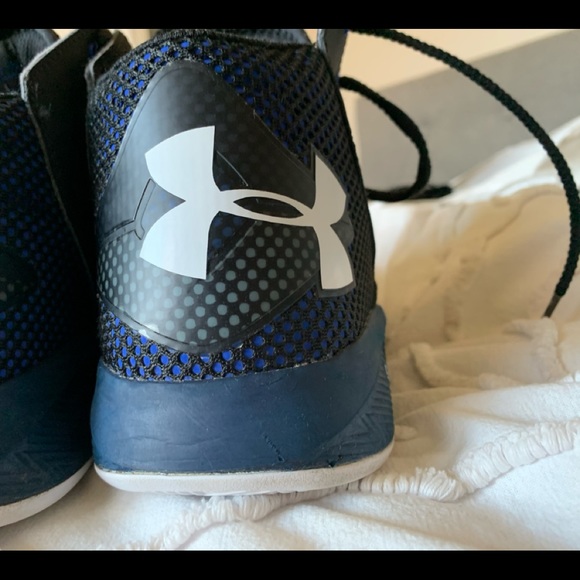 Under Amour Women 10.5 Basketball shoes / sneakers - Picture 7 of 8